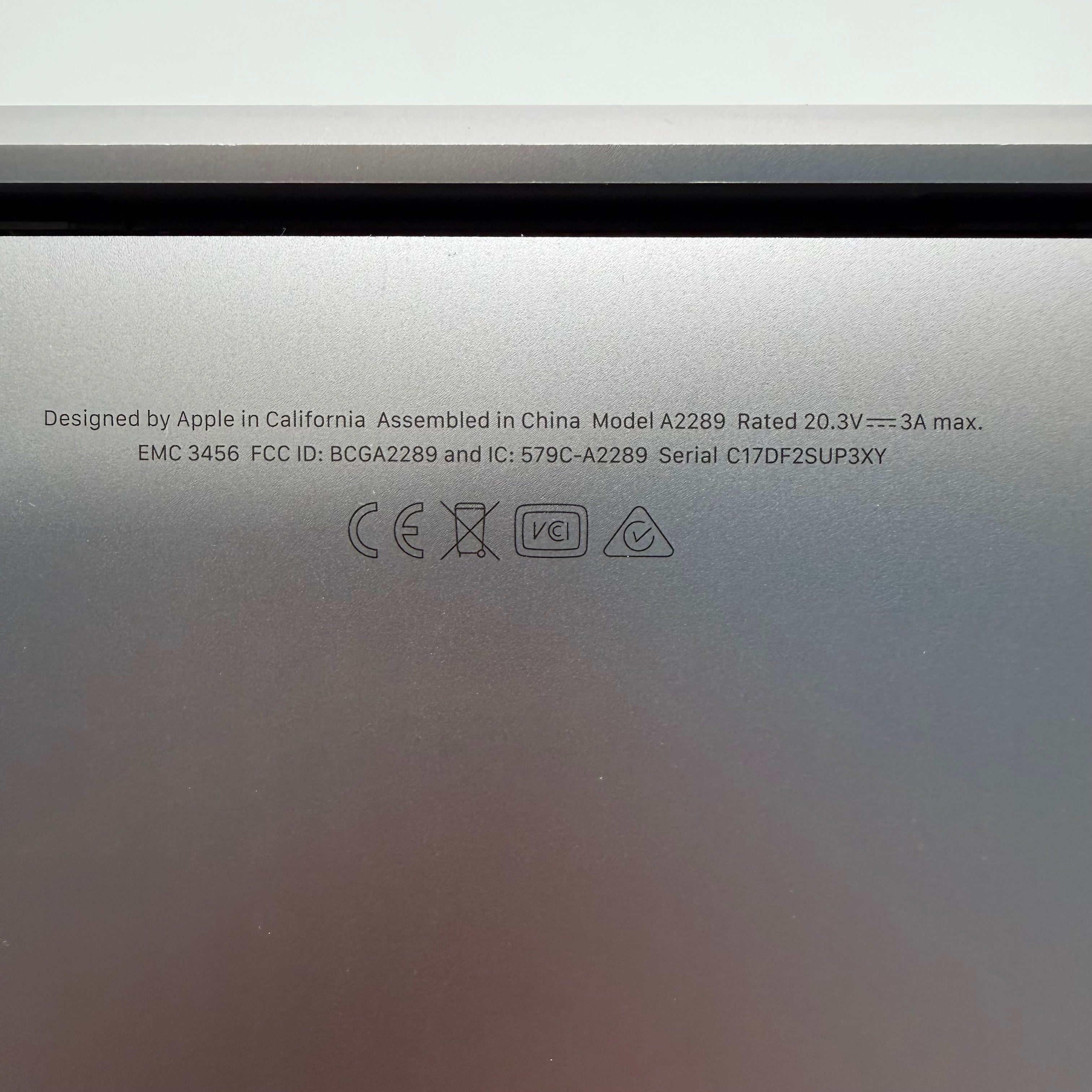 Apple MacBook Pro 13" Core i5 8GB 256GB A2289 2020 Laptop