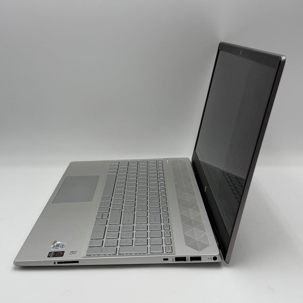 HP Pavilion 15-cs3065cl Core i7 32GB 1TB Silver Touchscreen  Laptop