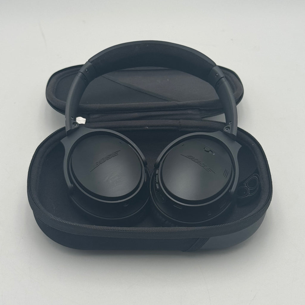 Bose QuietComfort 35 Over Ear Wireless Headphones w/ Case - Used